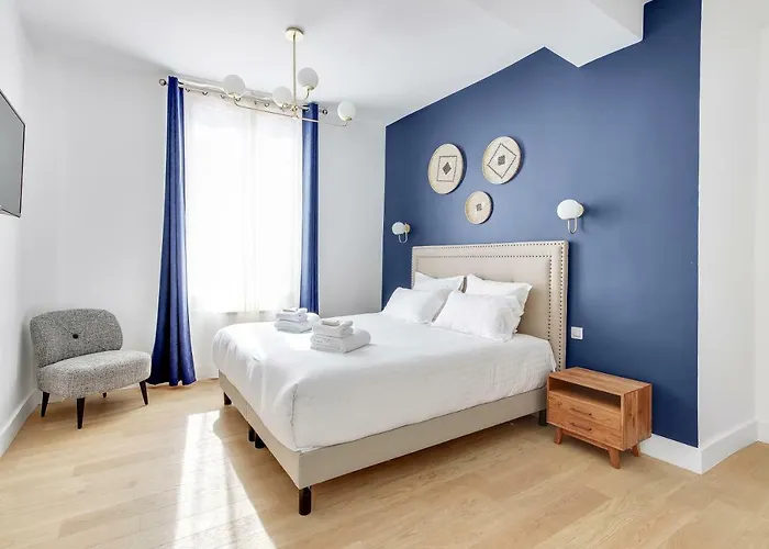 Pick A Flat's In Le Marais - Rue Saint Apoline Paris